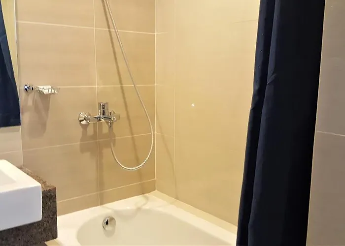 Minimalist 1br Mactan Newtown W Pool *